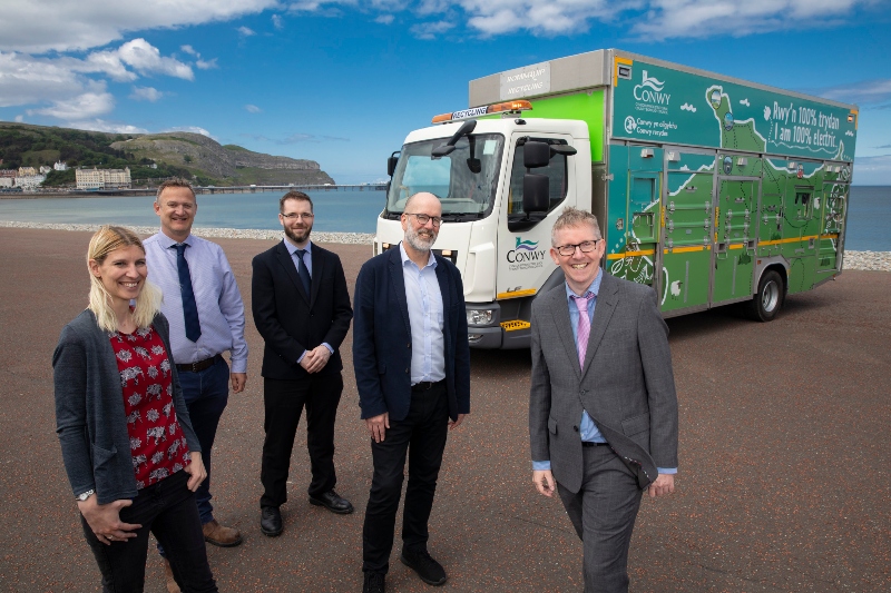 Wales’ first electric recycling wagon hits the road  image